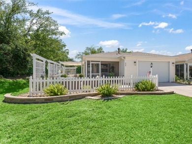 Located in The Village of Ashland! TURNKEY Exceptional 2/2 on The Links of Spruce Creek in Florida - for sale on GolfHomes.com, golf home, golf lot