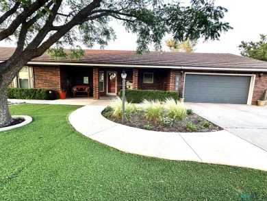 Exquisite 3 Bedroom Home on the  Golf Course ! Welcome to your on Chaparral Country Club in New Mexico - for sale on GolfHomes.com, golf home, golf lot