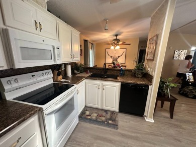 UPDATED HOME AT FOUR LAKES - 3BED - 2 BATH ON GOLF COURSE - $139 on Four Lakes Golf Club in Florida - for sale on GolfHomes.com, golf home, golf lot