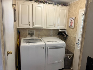 UPDATED HOME AT FOUR LAKES - 3BED - 2 BATH ON GOLF COURSE - $139 on Four Lakes Golf Club in Florida - for sale on GolfHomes.com, golf home, golf lot