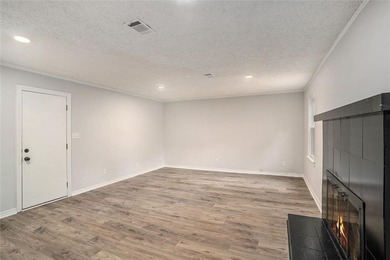 Amazing opportunity - *Move-In Ready* completely renovated 3 on Honey Creek Country Club in Georgia - for sale on GolfHomes.com, golf home, golf lot