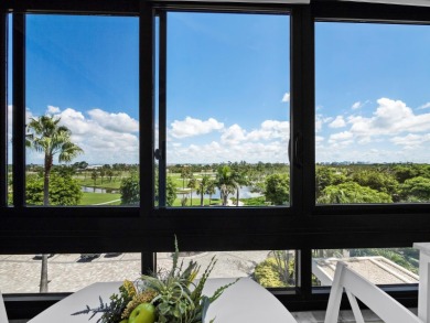 Renovated in 2023 and perfectly positioned on the 3rd floor on Links on Longboat Golf Club in Florida - for sale on GolfHomes.com, golf home, golf lot