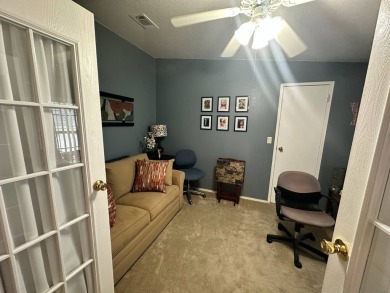 UPDATED HOME AT FOUR LAKES - 3BED - 2 BATH ON GOLF COURSE - $139 on Four Lakes Golf Club in Florida - for sale on GolfHomes.com, golf home, golf lot