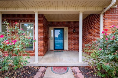 Wonderful one level located in the Country Club of Arkansas on The Country Club of Arkansas in Arkansas - for sale on GolfHomes.com, golf home, golf lot