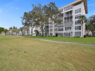 Welcome to your dream condo in the heart of Pompano Beach! This on Palm-Aire Country Club and Resort - Palms in Florida - for sale on GolfHomes.com, golf home, golf lot