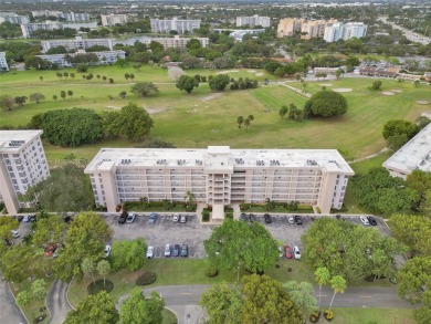 Welcome to your dream condo in the heart of Pompano Beach! This on Palm-Aire Country Club and Resort - Palms in Florida - for sale on GolfHomes.com, golf home, golf lot