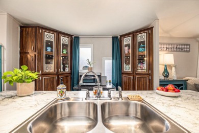 Welcome to this well-maintained 2 bedroom, 2 bathroom home in on Indian Wells Golf Course in South Carolina - for sale on GolfHomes.com, golf home, golf lot