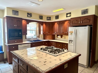 NORTH END COLONIAL IN THE PRESTIGIOUS EDGEWOOD NEIGHBORHOOD on Hailwood Golf Club in Pennsylvania - for sale on GolfHomes.com, golf home, golf lot