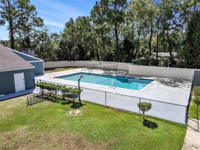 Welcome to this well-maintained 2 bedroom, 2 bathroom home in on Indian Wells Golf Course in South Carolina - for sale on GolfHomes.com, golf home, golf lot