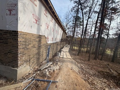 Welcome to your new golf course retreat! This 3-bedroom on Ponce De Leon Golf Course in Arkansas - for sale on GolfHomes.com, golf home, golf lot