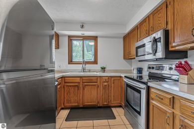 An almost 2000 sq foot condo, consisting of 2 floors and awesome on Crown Golf Course in Michigan - for sale on GolfHomes.com, golf home, golf lot