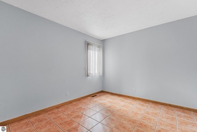 An almost 2000 sq foot condo, consisting of 2 floors and awesome on Crown Golf Course in Michigan - for sale on GolfHomes.com, golf home, golf lot
