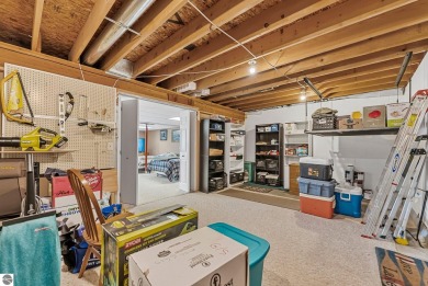 An almost 2000 sq foot condo, consisting of 2 floors and awesome on Crown Golf Course in Michigan - for sale on GolfHomes.com, golf home, golf lot