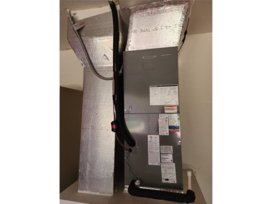 **** BRAND NEW HVAC SYSTEM JUST INSTALLED 6/27/2025! VERY on Royal Oaks Golf Club in Florida - for sale on GolfHomes.com, golf home, golf lot