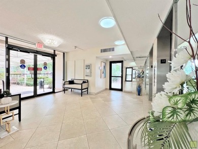 Beautiful, updated corner unit condo in Palm Aire's highly on Palm-Aire Country Club and Resort - Palms in Florida - for sale on GolfHomes.com, golf home, golf lot