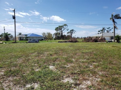 Beautiful vacant lot with canal access.  Save thousands $$ on on Rotonda Golf and Country Club The Palms Course in Florida - for sale on GolfHomes.com, golf home, golf lot