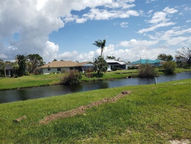 Beautiful vacant lot with canal access.  Save thousands $$ on on Rotonda Golf and Country Club The Palms Course in Florida - for sale on GolfHomes.com, golf home, golf lot