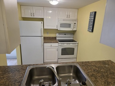 Furnished Condo move in ready. Just across from the cool pool on Mountain Ranch Golf Club in Arkansas - for sale on GolfHomes.com, golf home, golf lot