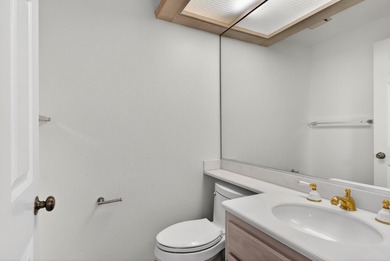 This 2 bed 3 bath home in the heart of the The Lakes Country on The Lakes Country Club in California - for sale on GolfHomes.com, golf home, golf lot