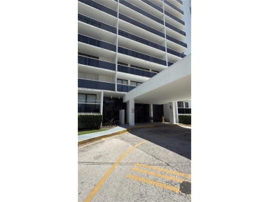 Spacious 2bedrooms and 2 full bathrooms at heart of Aventura,The on Turnberry Isle Resort and Club in Florida - for sale on GolfHomes.com, golf home, golf lot