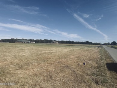 3.4 acres to build your dream home, located behind Hole #1 of on Lamar Country Club in Missouri - for sale on GolfHomes.com, golf home, golf lot