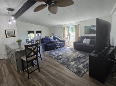 Fully renovated home in Zellwood Station, 2 bedrooms, 2 baths on Zellwood Station Country Club in Florida - for sale on GolfHomes.com, golf home, golf lot