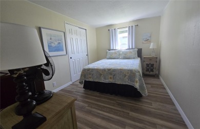 Fully renovated home in Zellwood Station, 2 bedrooms, 2 baths on Zellwood Station Country Club in Florida - for sale on GolfHomes.com, golf home, golf lot