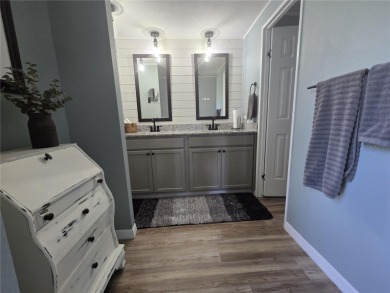 Fully renovated home in Zellwood Station, 2 bedrooms, 2 baths on Zellwood Station Country Club in Florida - for sale on GolfHomes.com, golf home, golf lot