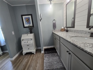 Fully renovated home in Zellwood Station, 2 bedrooms, 2 baths on Zellwood Station Country Club in Florida - for sale on GolfHomes.com, golf home, golf lot