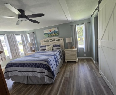 Fully renovated home in Zellwood Station, 2 bedrooms, 2 baths on Zellwood Station Country Club in Florida - for sale on GolfHomes.com, golf home, golf lot
