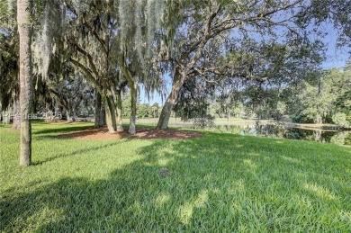 Welcome to this beautifully updated one level, end-unit on Sea Pines Golf and Resort  in South Carolina - for sale on GolfHomes.com, golf home, golf lot