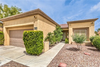 Nice single-story 2 bed, 2 bath townhome in Sun City Summerlin on Highland Falls Golf Club in Nevada - for sale on GolfHomes.com, golf home, golf lot