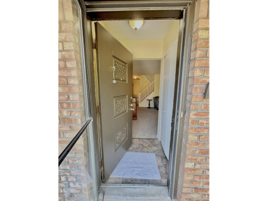 2 story, 2 bed, 1.5 bath townhouse condo with basement and on Plum Brook Golf Club in Michigan - for sale on GolfHomes.com, golf home, golf lot