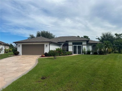RECENTLY RENOVATED AND READY TO SELL!  Cul-de-sac location! on Pinemoor West Golf Club in Florida - for sale on GolfHomes.com, golf home, golf lot