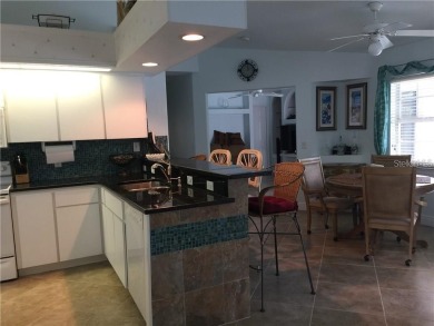 RECENTLY RENOVATED AND READY TO SELL!  Cul-de-sac location! on Pinemoor West Golf Club in Florida - for sale on GolfHomes.com, golf home, golf lot