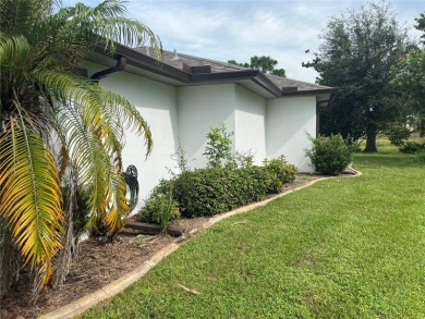 RECENTLY RENOVATED AND READY TO SELL!  Cul-de-sac location! on Pinemoor West Golf Club in Florida - for sale on GolfHomes.com, golf home, golf lot