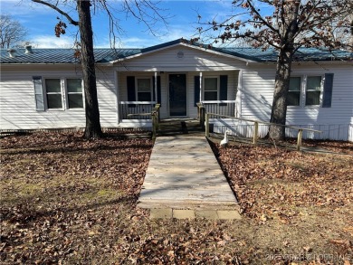 Large manufactured home on just over 3 acres. close to golf on Indian Rock Golf Club in Missouri - for sale on GolfHomes.com, golf home, golf lot