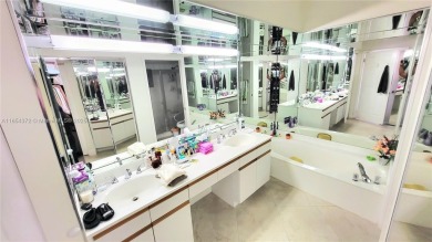 Bright and spacious 2BD/2BA unit  on the 25th Floor with 2 on Turnberry Isle Resort and Club in Florida - for sale on GolfHomes.com, golf home, golf lot