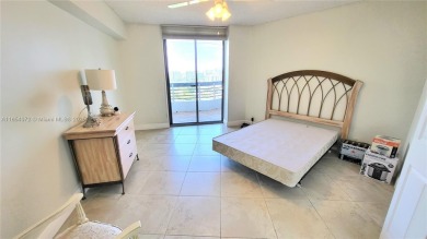 Bright and spacious 2BD/2BA unit  on the 25th Floor with 2 on Turnberry Isle Resort and Club in Florida - for sale on GolfHomes.com, golf home, golf lot