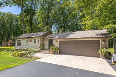 CUTE and COZY ranch home in the Heart of the Lakes. Immaculate on St. Ives Golf Club in Michigan - for sale on GolfHomes.com, golf home, golf lot