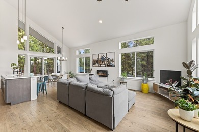 Clean, newer, contemporary home in prestigious MeadowCreek Golf on Meadowcreek Golf Resort in Idaho - for sale on GolfHomes.com, golf home, golf lot