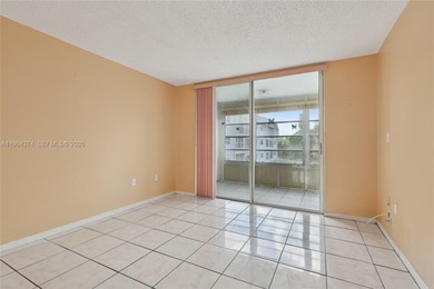 Beautiful 1BR/1BA in sought-after Sunrise Lakes 55+ community! on Sunrise Lakes Phase III in Florida - for sale on GolfHomes.com, golf home, golf lot