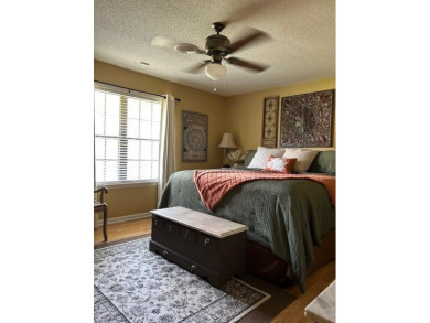 Very nice, well kept home in Golf Links subdivision.  Laminate on Blytheville Country Club in Arkansas - for sale on GolfHomes.com, golf home, golf lot
