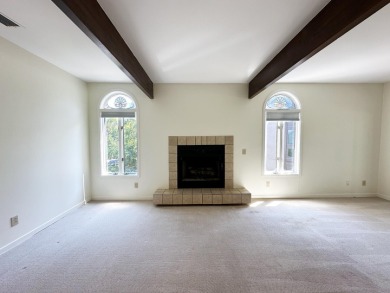 This is an estate sale.  Property is not owner occupied- it is on The Seabrook Island Club in South Carolina - for sale on GolfHomes.com, golf home, golf lot