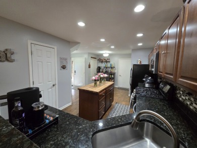 Stunning 2 story townhome in sought after Hidden Lake on Seven Bridges Golf Club in Illinois - for sale on GolfHomes.com, golf home, golf lot