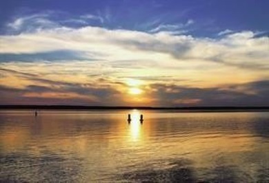 Make your memories in wonderful White Bluff Resort along Lake on White Bluff Resort - Old Course in Texas - for sale on GolfHomes.com, golf home, golf lot