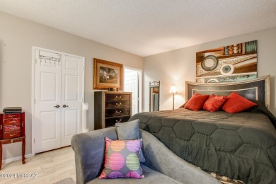 This charming 2-bedroom, 2-bathroom townhome is located in the on Desert Hills Golf Club of Green Valley in Arizona - for sale on GolfHomes.com, golf home, golf lot