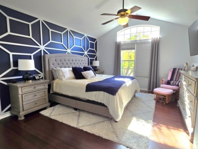 Stunning 2 story townhome in sought after Hidden Lake on Seven Bridges Golf Club in Illinois - for sale on GolfHomes.com, golf home, golf lot