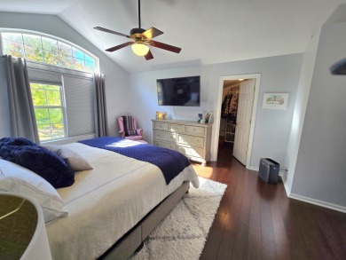Stunning 2 story townhome in sought after Hidden Lake on Seven Bridges Golf Club in Illinois - for sale on GolfHomes.com, golf home, golf lot