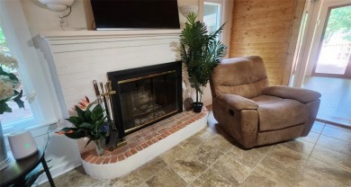 Wonderful modern style home in the piney woods of east Texas on Pine Dunes Golf Course in Texas - for sale on GolfHomes.com, golf home, golf lot